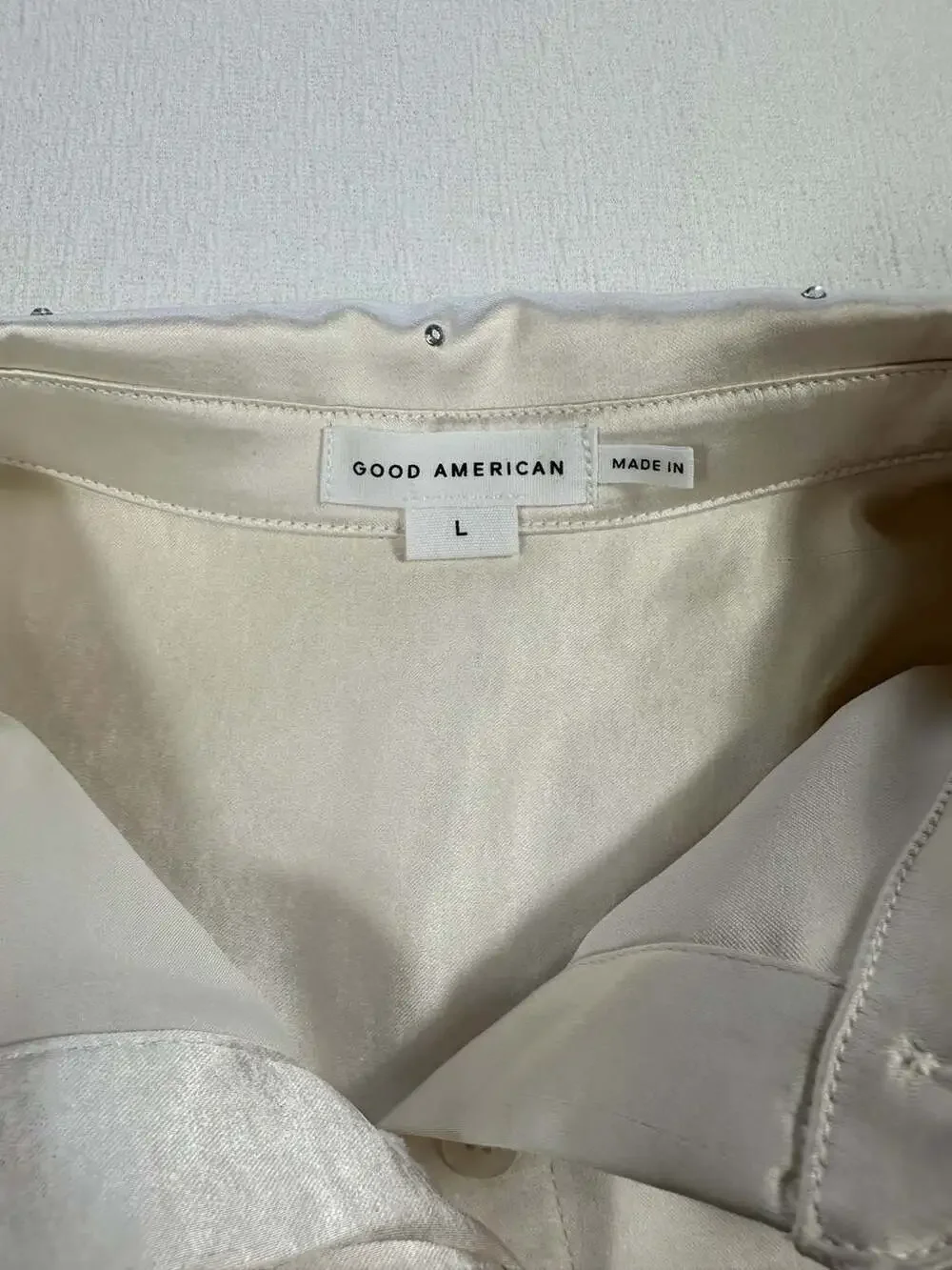 Good American Crystal Embellished Cropped Satin Shirt Cloud White Large - Picture 3 of 12